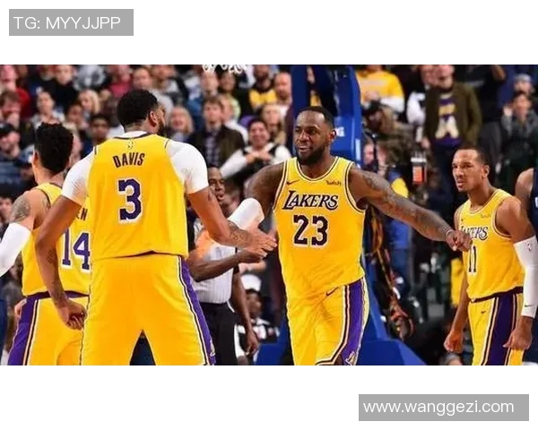 浓眉今日状态爆棚,全场最佳当之无愧! 浓眉今日状态爆棚,全场最佳当之无愧!