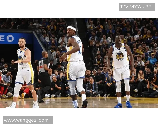 库里荣获月度最佳球员，实至名归